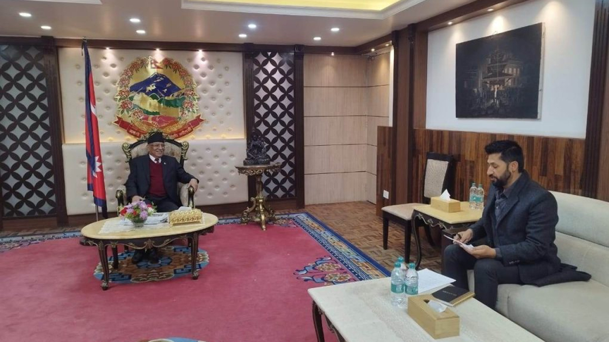 प्रधानमन्त्री–गृहमन्त्रीबीच भेट : सिंहदरबारमा नागरिकको सहज पहुँच पुर्याउन छलफल